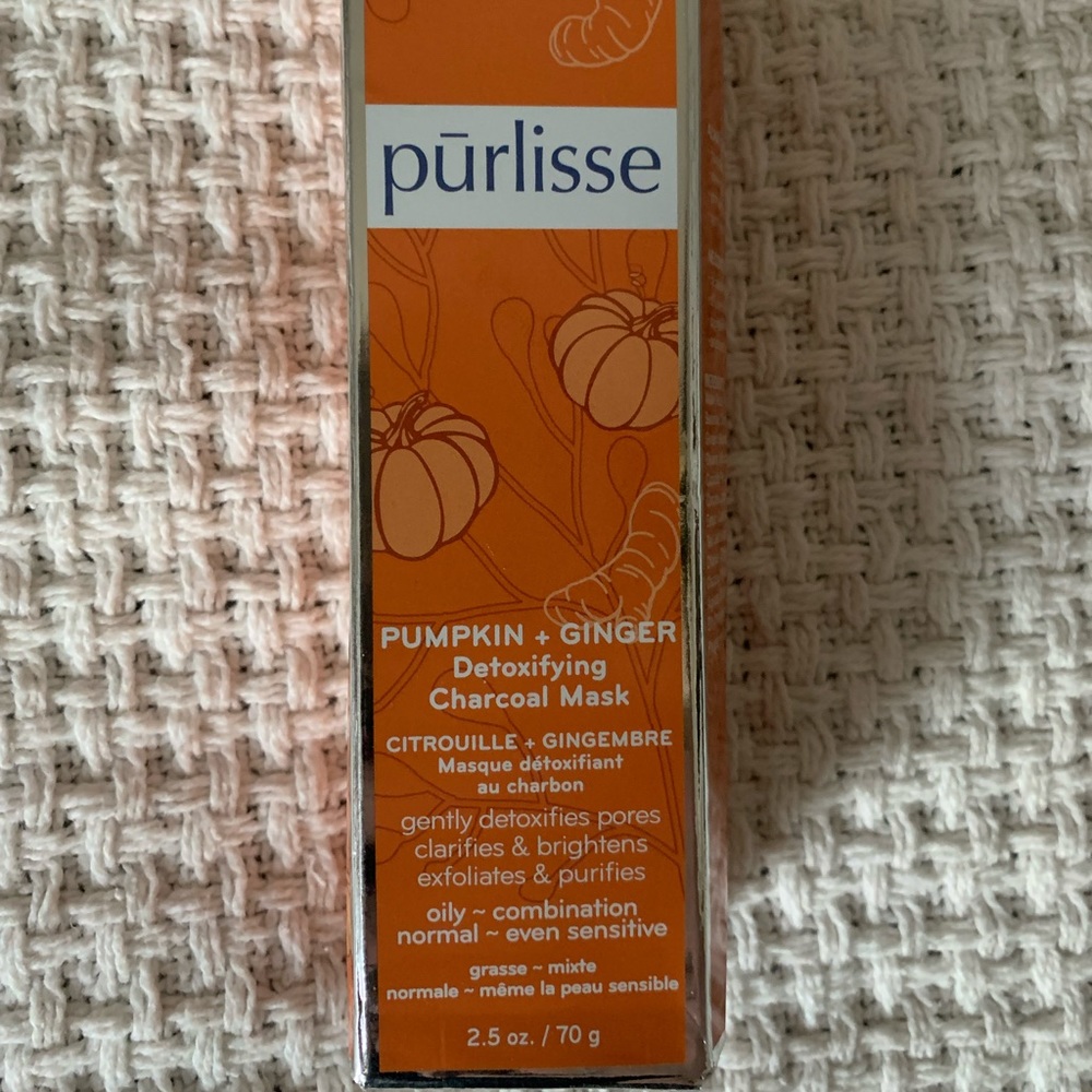 Pūrlisse Detoxifying Charcoal Mask